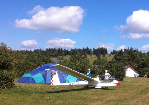Fluglager Zelt Wiese Segelflugzeug Flugsport Segelflug Vereinsleben